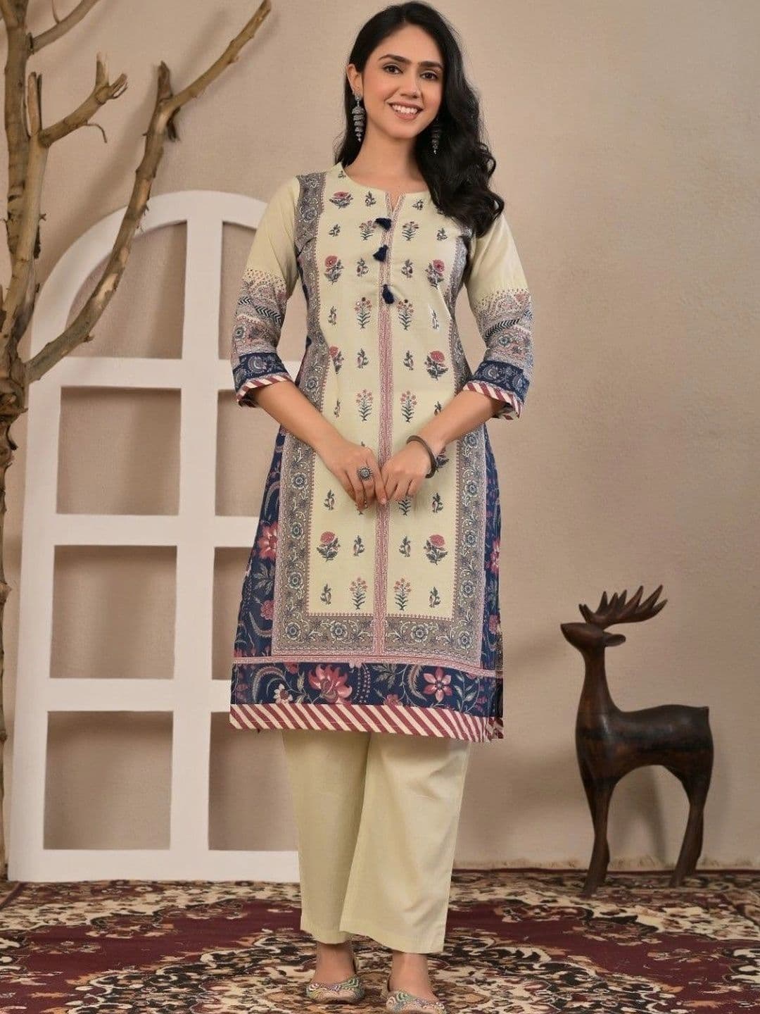Yashee Women Floral Printed Regular Pure Cotton Kurta with Palazzos & With Dupatta thumbnail 4