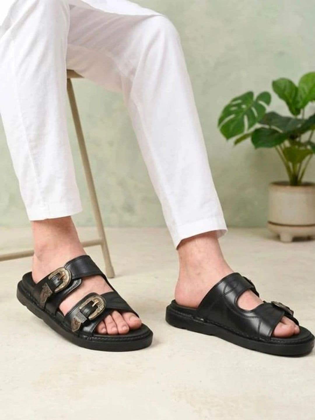 WALK WISE Men Embellished Sliders - view 1