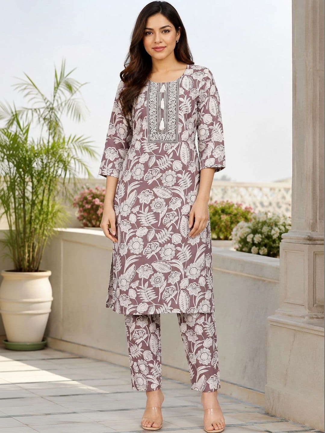 Bunai Women Floral Printed Regular Thread Work Kurta with Trousers - view 1