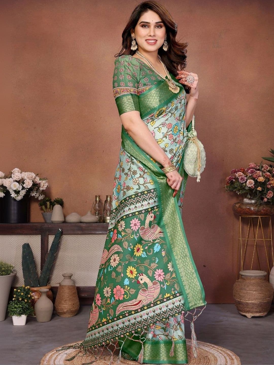 Mitera Floral Zari Designer Saree thumbnail 2