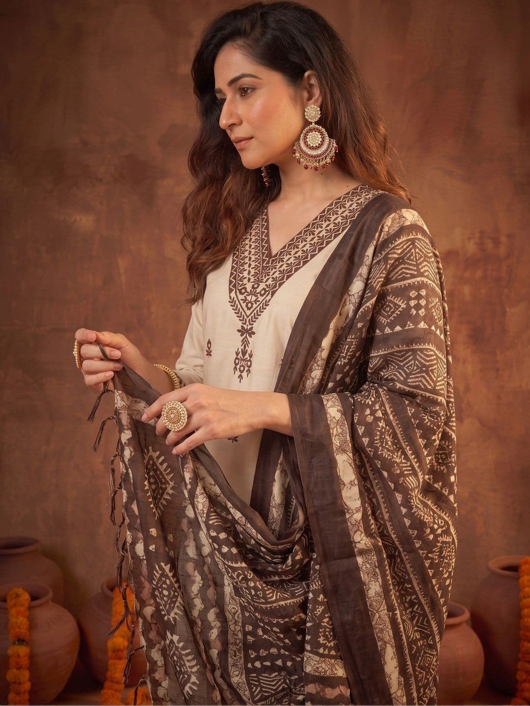 KALINI Women Ethnic Regular Thread Work Chanderi Silk Kurta with Trousers & With Dupatta thumbnail 4