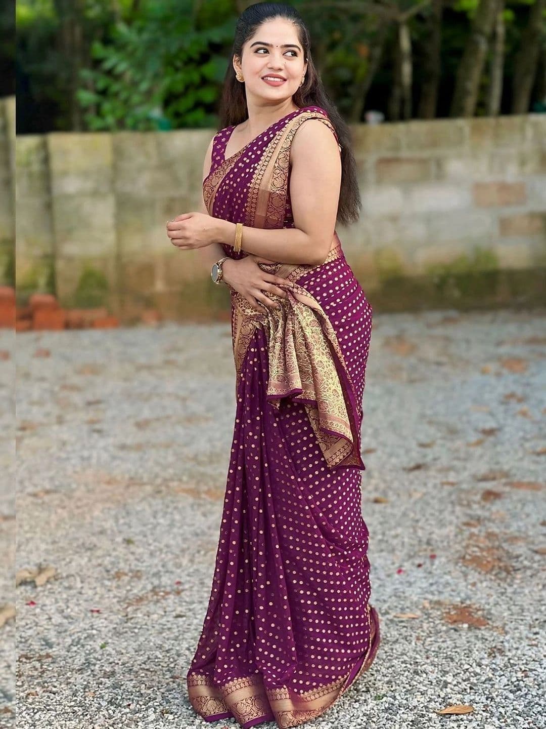 SANISA Polka Dot Zari Silk Blend Saree thumbnail 5