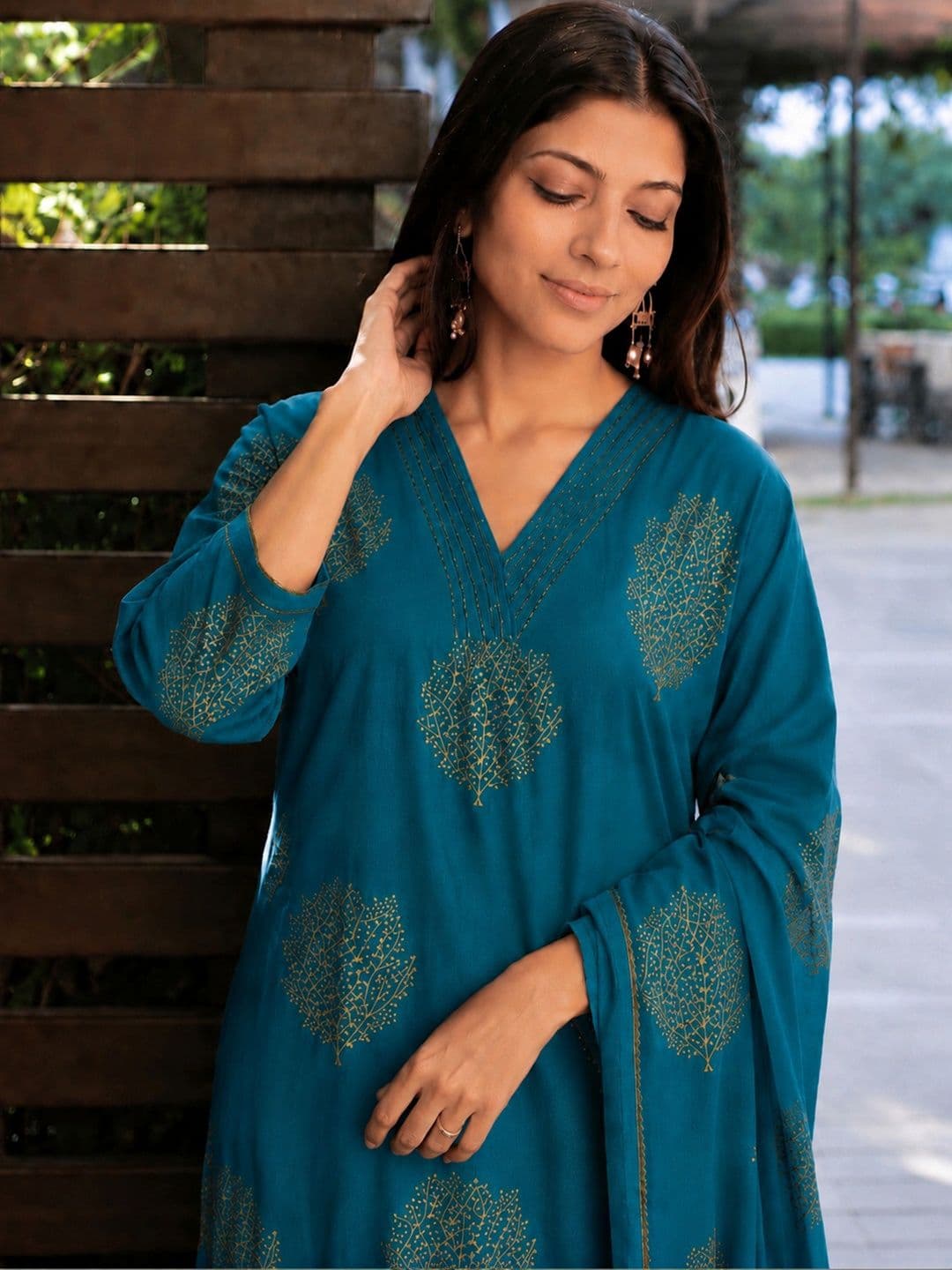 SZN Women Ethnic Motifs Printed Regular Kurta with Trousers & With Dupatta thumbnail 2