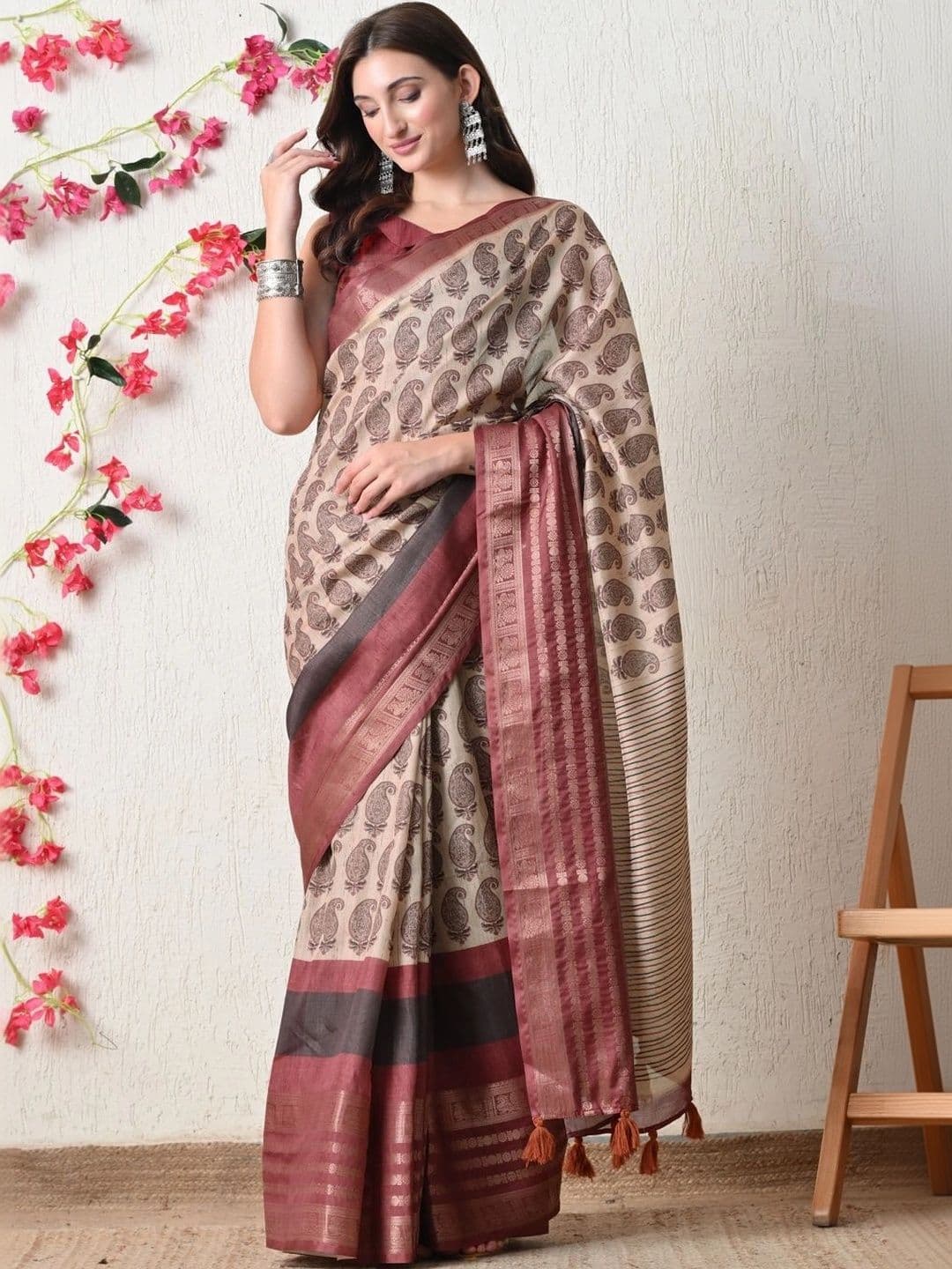 KALINI  Women Paisley Silk Cotton Saree thumbnail 3