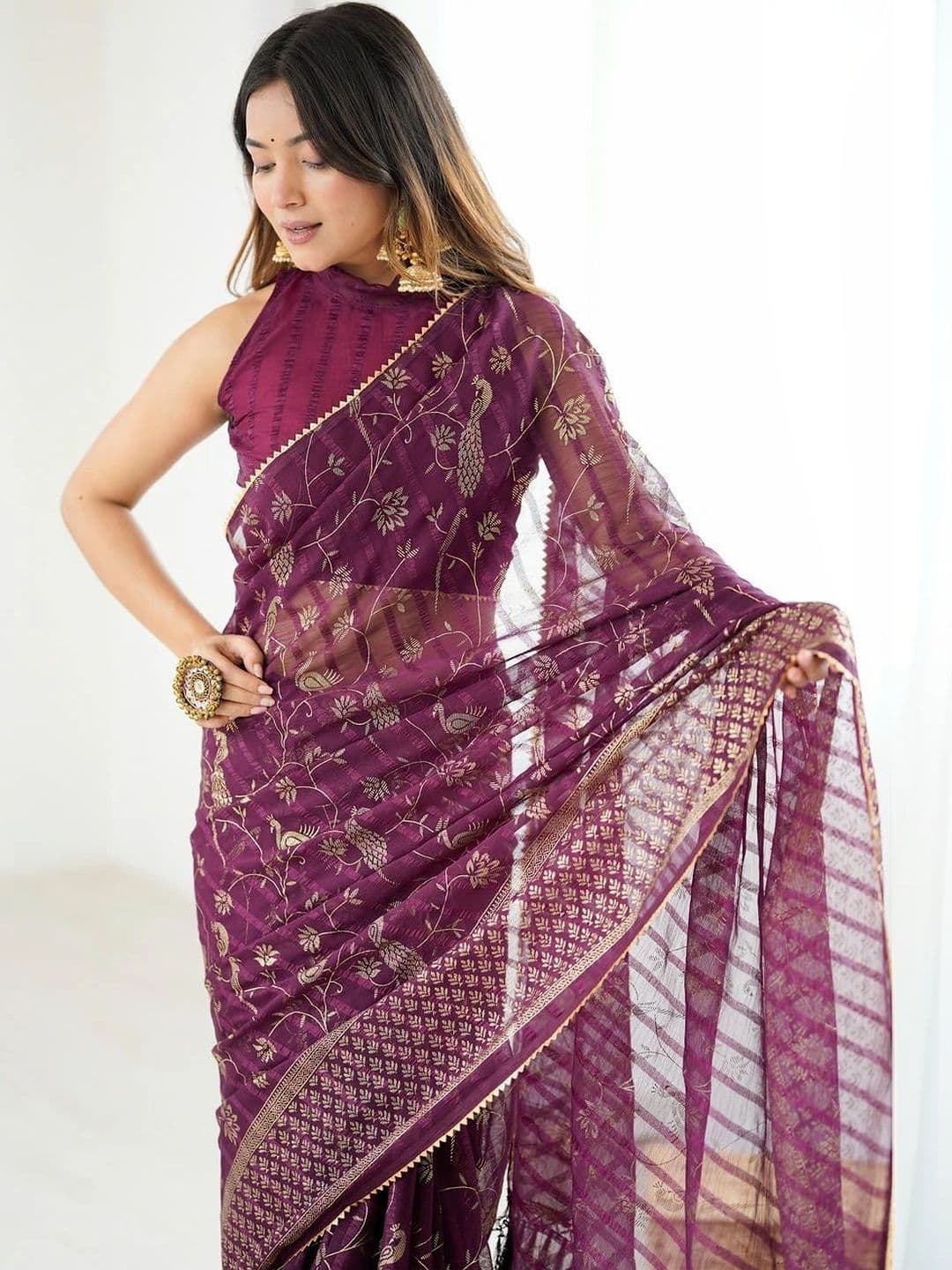 Pixie lane Floral Zari Pure Georgette Saree thumbnail 3