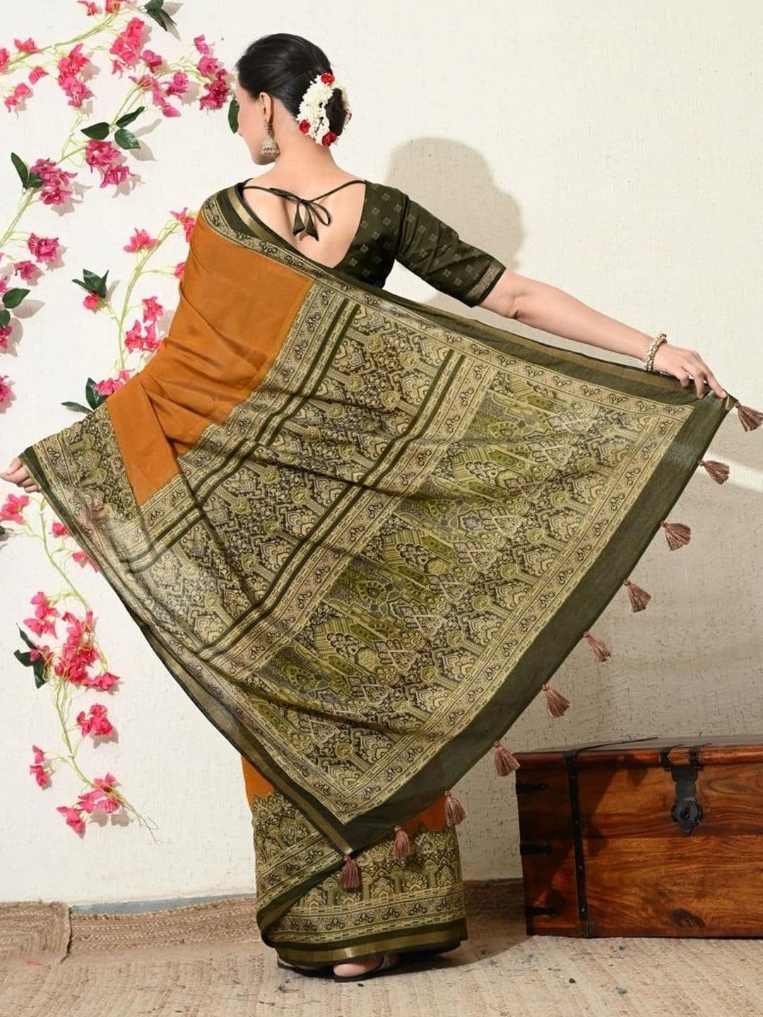 KALINI Women Kalamkari Saree thumbnail 6