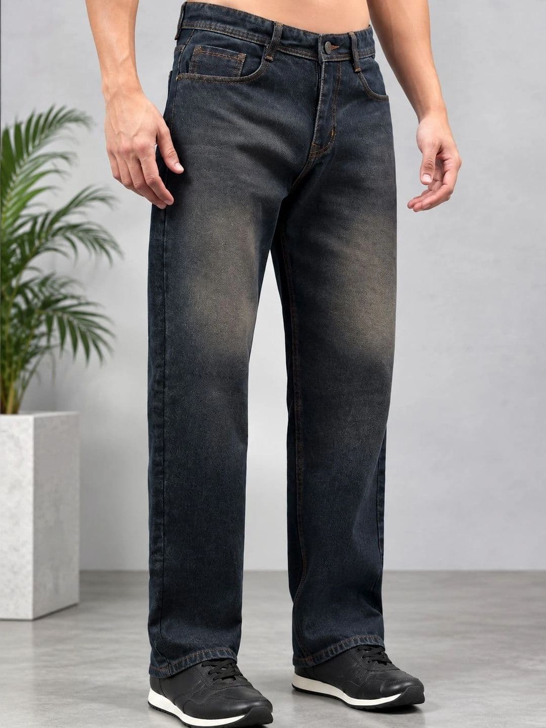 FALKRA Men Mid-Rise Low Distress Jeans thumbnail 4
