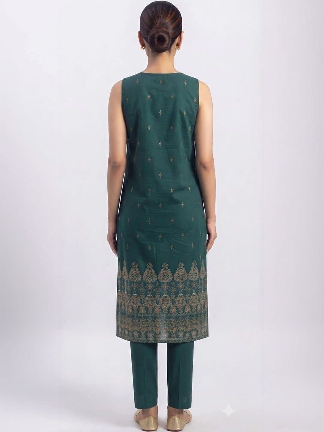 Sangria Women Ethnic Motifs Embroidered Thread Work Kurta thumbnail 3