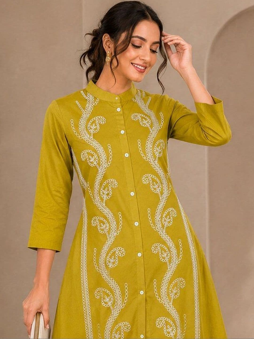 UDBHAV EXPORT Women Ethnic Motifs Embroidered Regular Thread Work Kurta with Trousers thumbnail 4