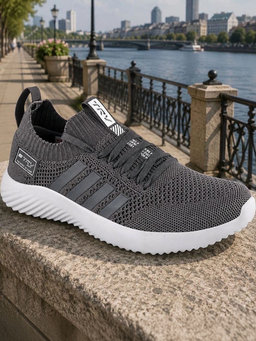 TRV Men Textured Lace-Up Running Shoes thumbnail 6