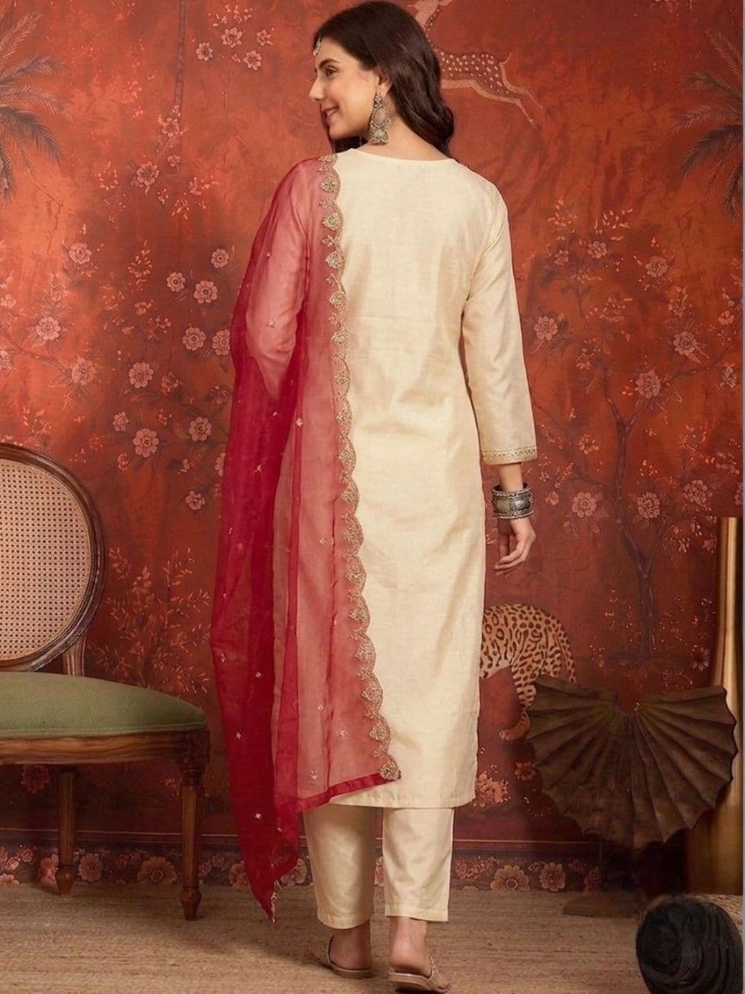 Sangria Women Ethnic Motifs Embroidered Regular Thread Work Kurta with Trousers & With Dupatta thumbnail 5