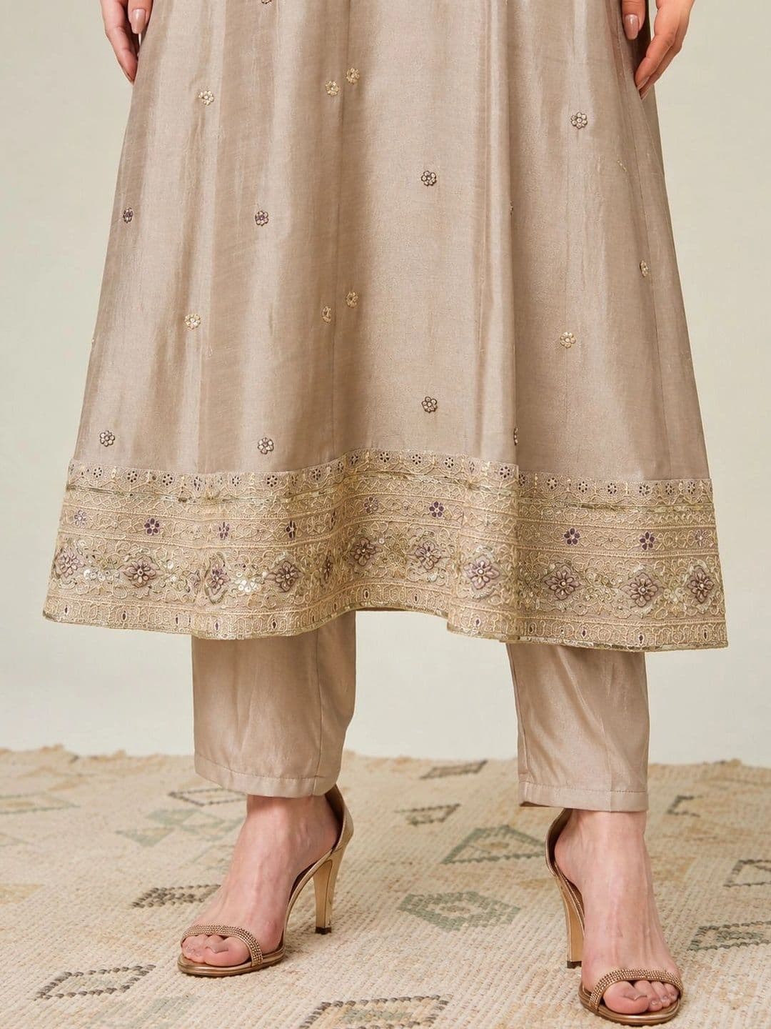 Sangria Women Ethnic Motifs Embroidered Regular Sequinned Kurta with Trousers & With Dupatta thumbnail 3