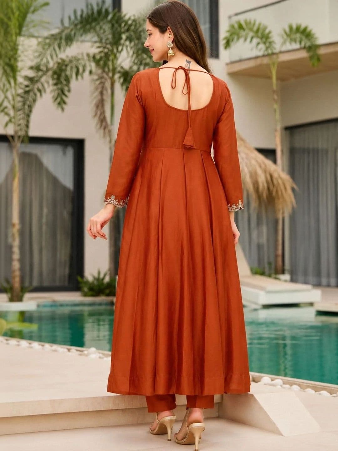 Sangria Women Ethnic Motifs Embroidered Regular Thread Work Chanderi Silk Kurta with Trousers & With Dupatta thumbnail 4