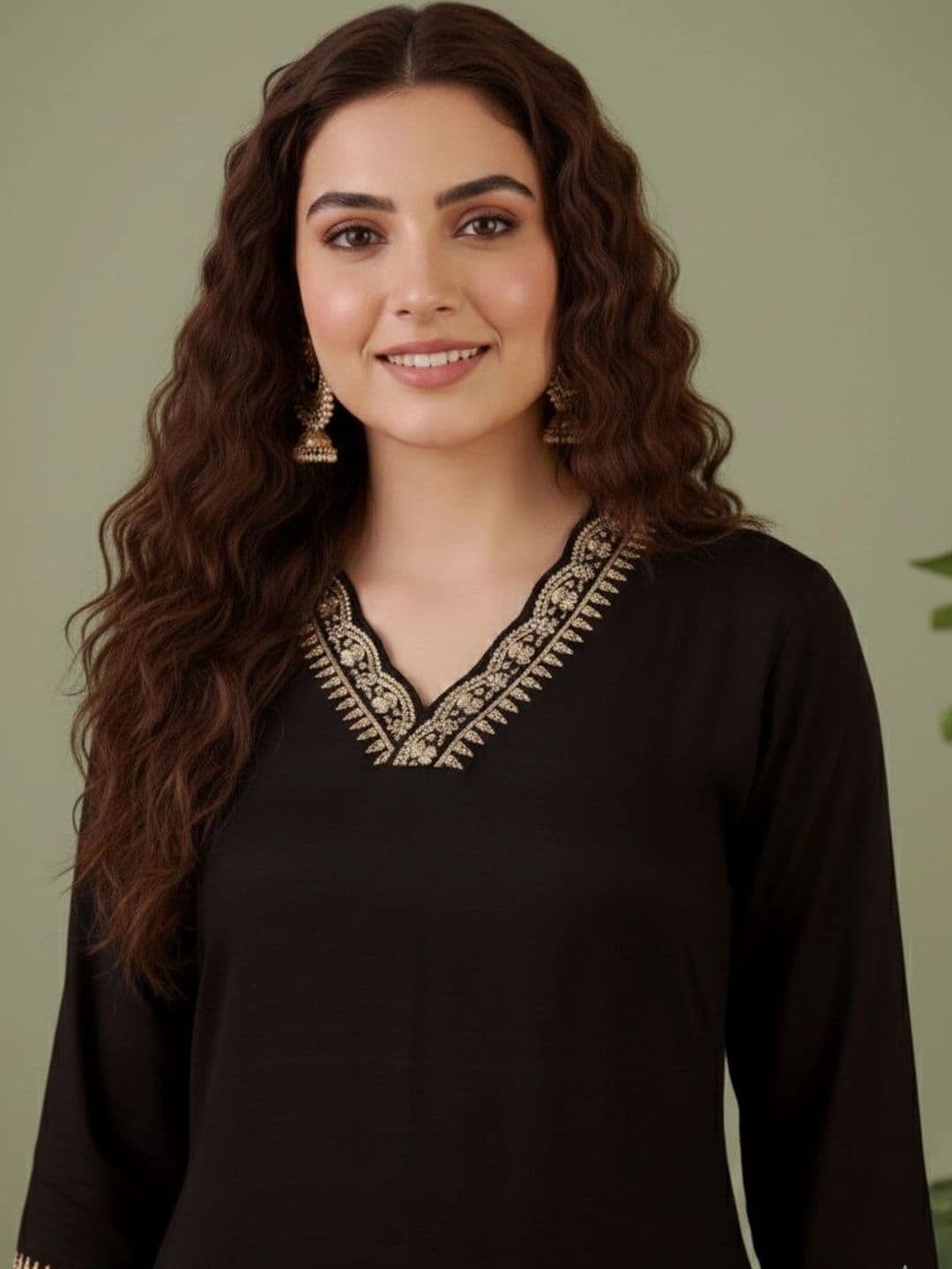 KALAMIR Women Ethnic Motifs Embroidered Regular Thread Work Kurta with Trousers thumbnail 2
