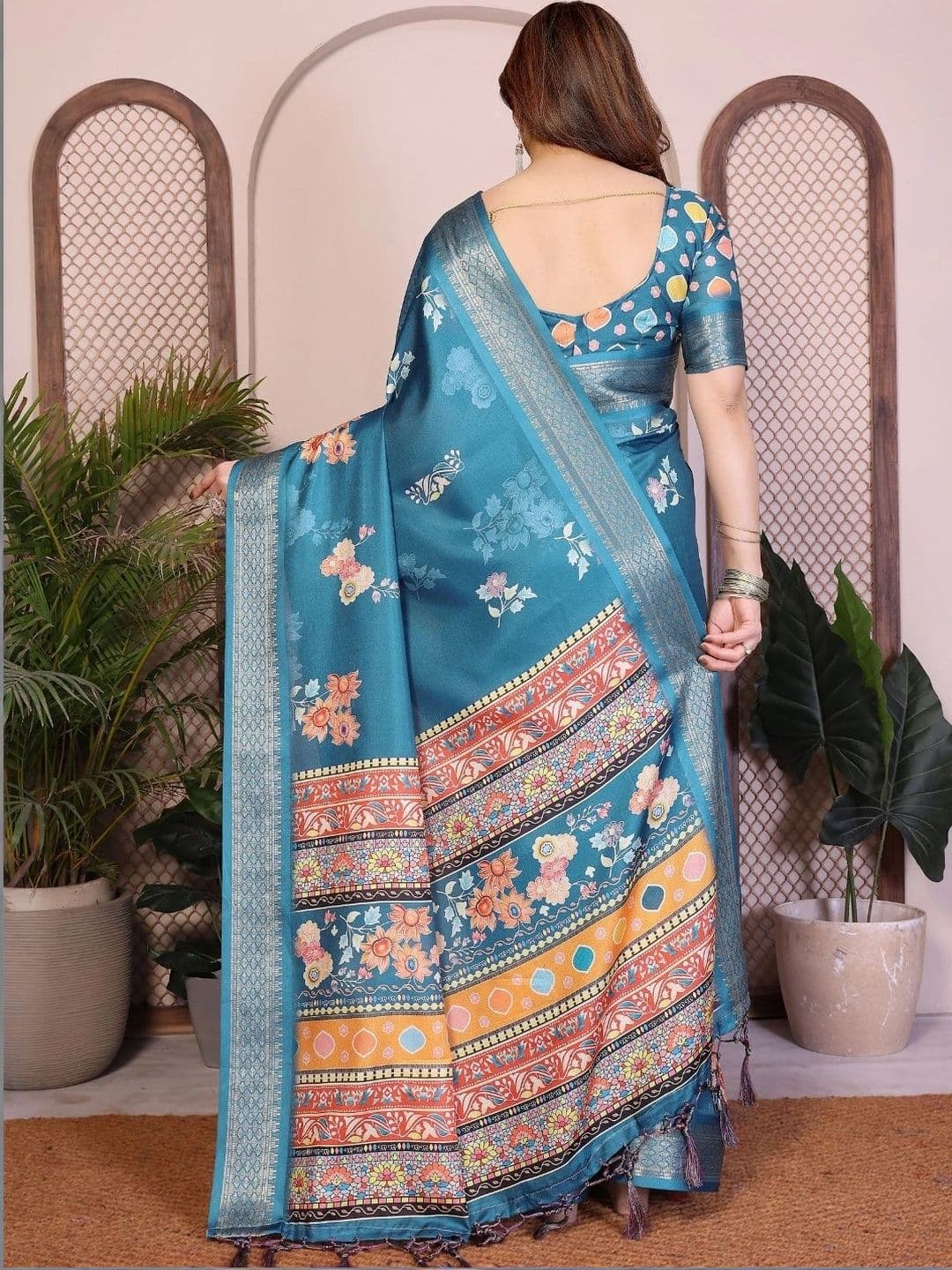Mitera Floral Designer Saree thumbnail 6