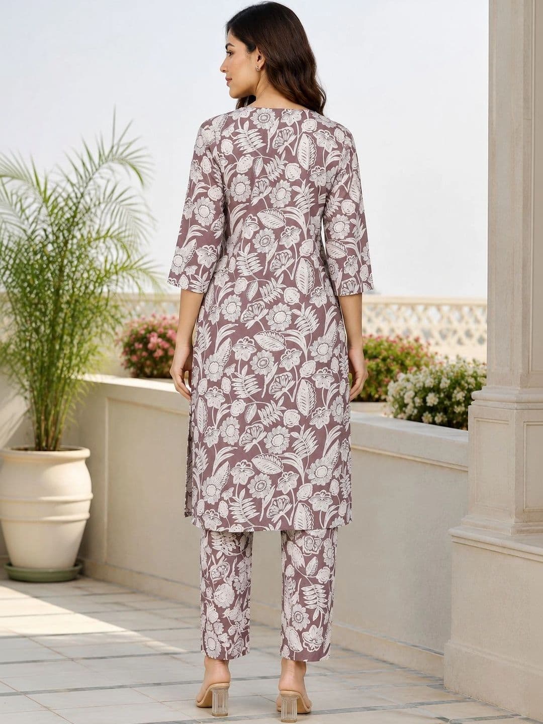 Bunai Women Floral Printed Regular Thread Work Kurta with Trousers thumbnail 2