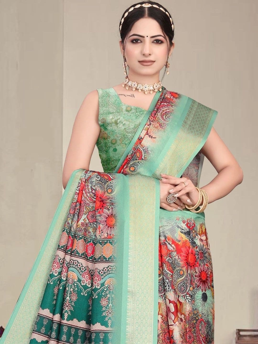 Mitera Floral Designer Saree thumbnail 2