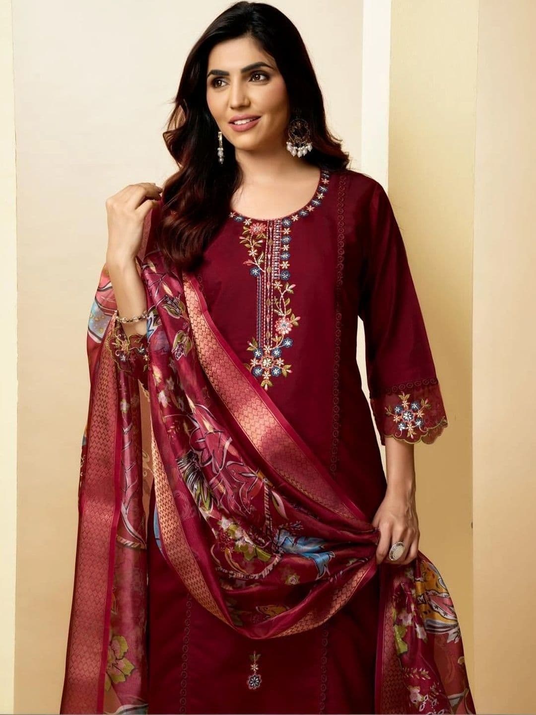 PAUSE Women Ethnic Motifs  Regular Thread Work Pure Silk Kurta & Trousers With Dupatta thumbnail 4