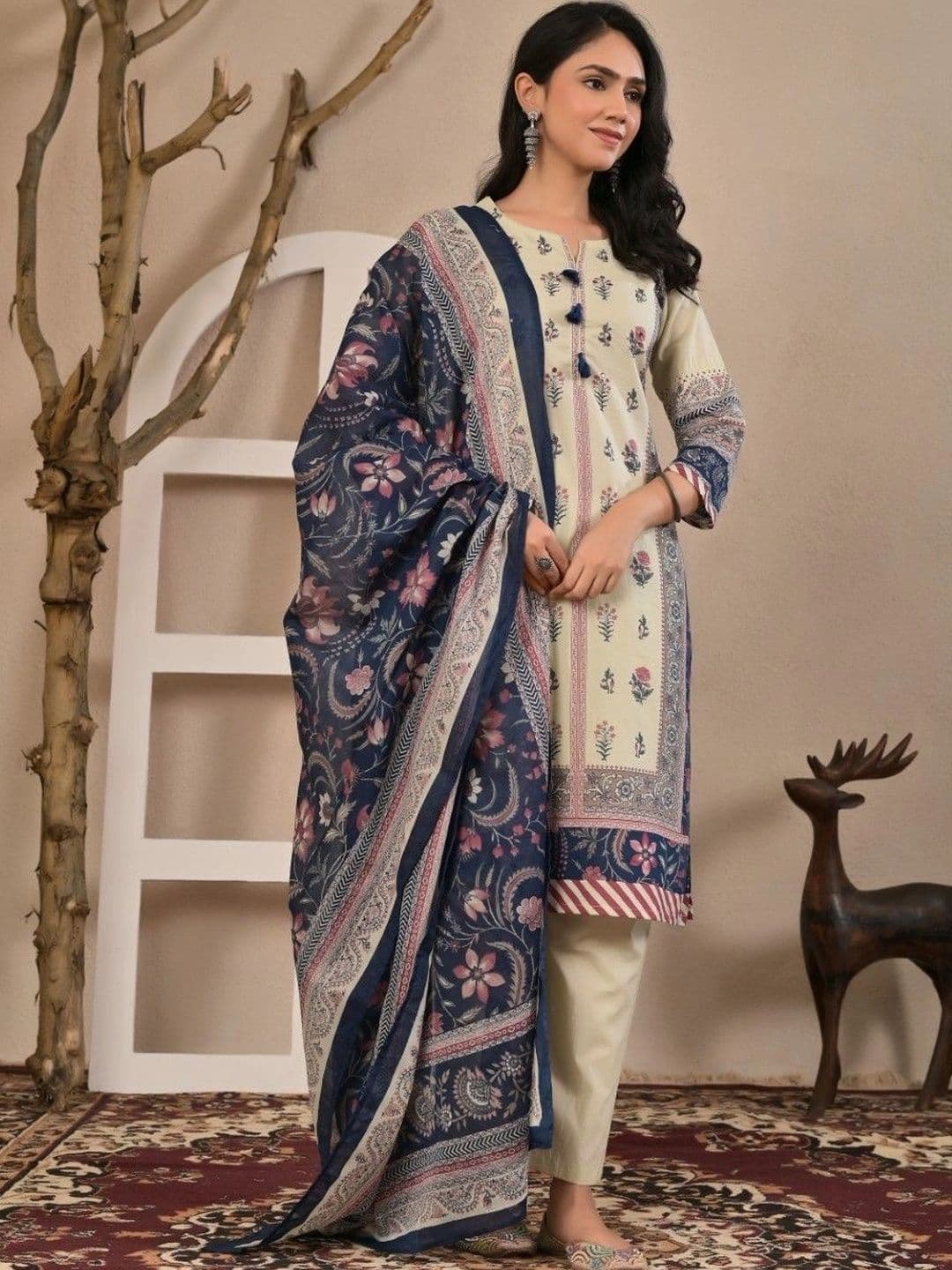 Yashee Women Floral Printed Regular Pure Cotton Kurta with Palazzos & With Dupatta thumbnail 6