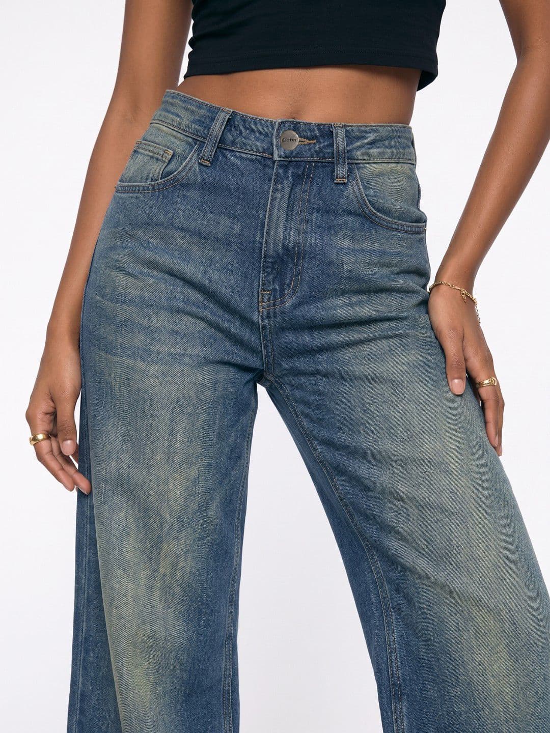 glitchez Women Regular Fit High-Rise Light Fade Stretchable Jeans thumbnail 3