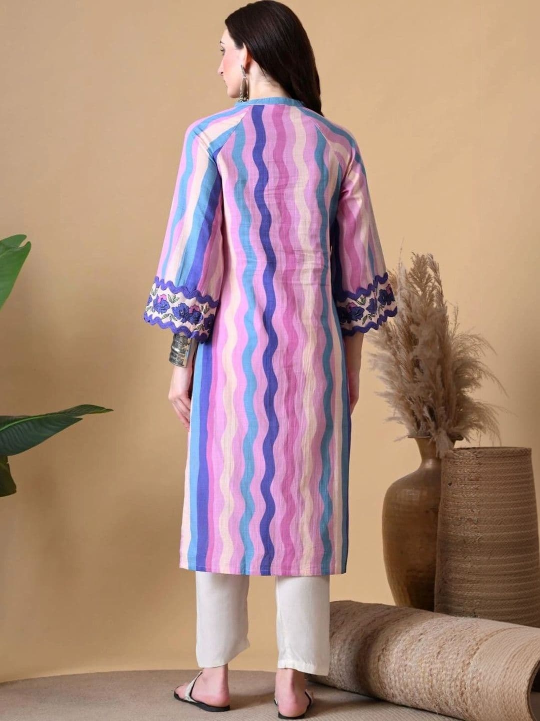 Anouk Women Printed Thread Work Kurta thumbnail 3