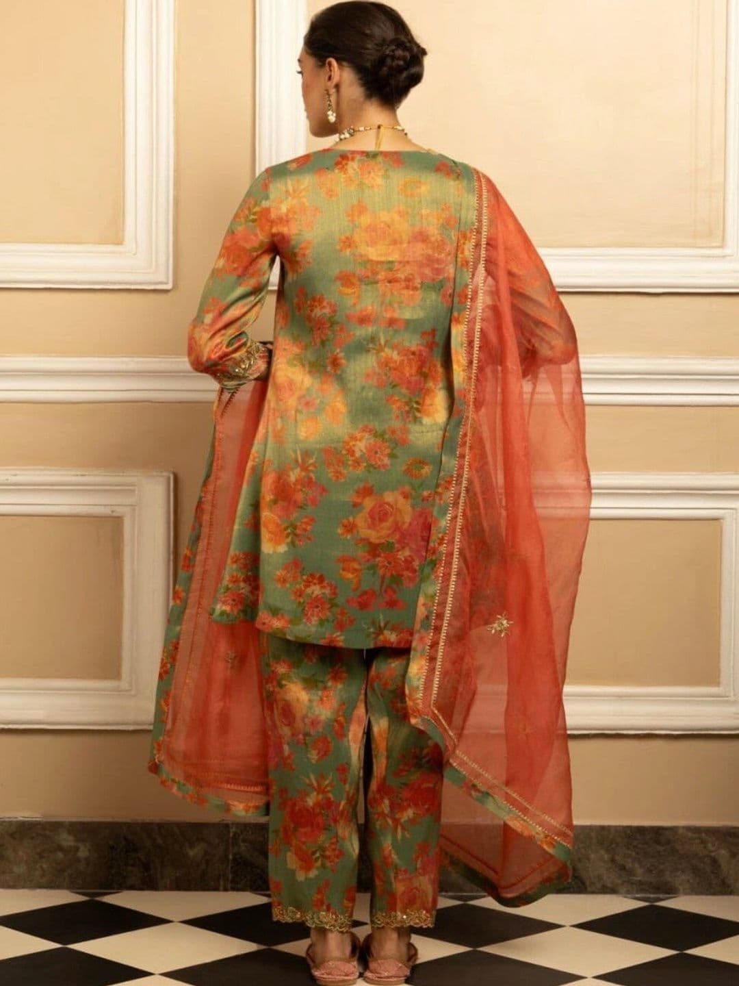 Sangria Women Floral Printed Regular Thread Work Kurta with Trousers & With Dupatta thumbnail 2