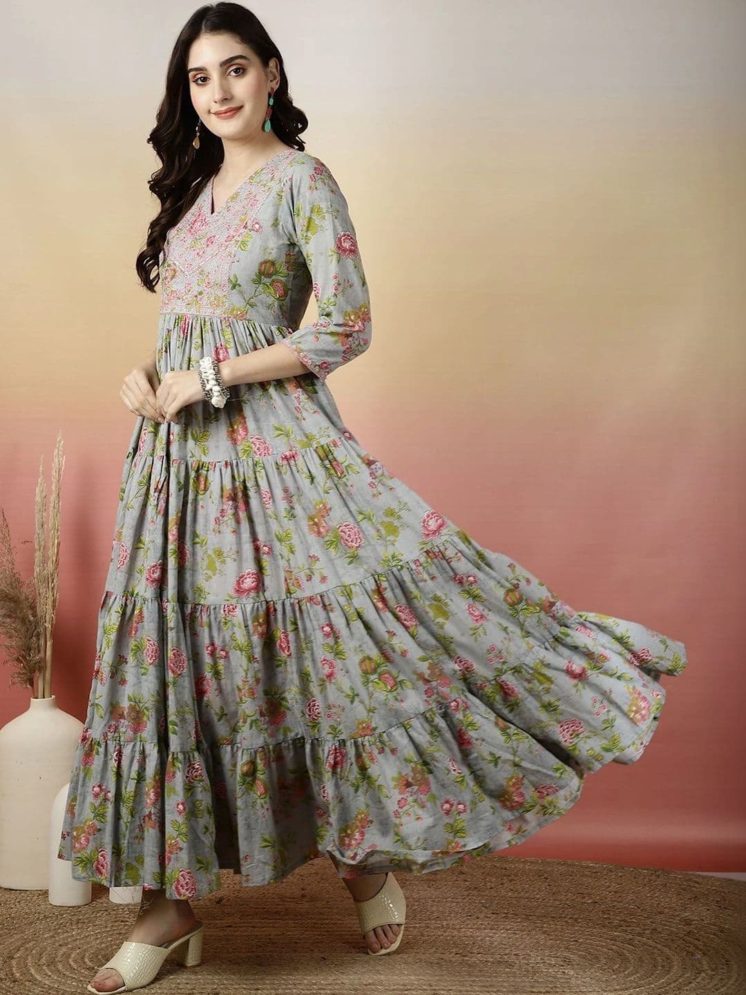 Sangria Women Floral Printed Thread Work Floral Anarkali Kurta thumbnail 2