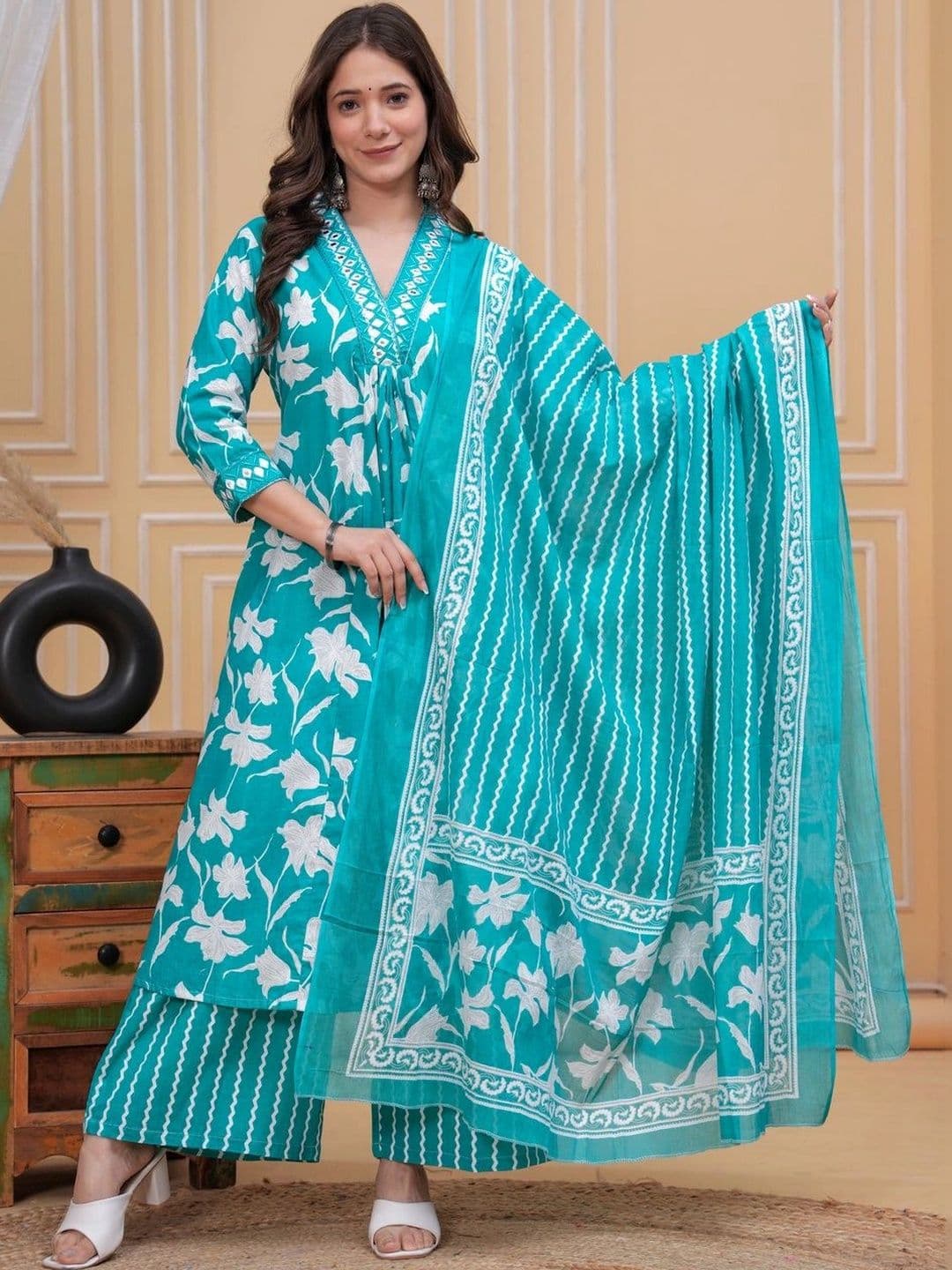 MEERA FAB Women Floral Printed Regular Pure Cotton Kurta with Palazzos & With Dupatta - view 1
