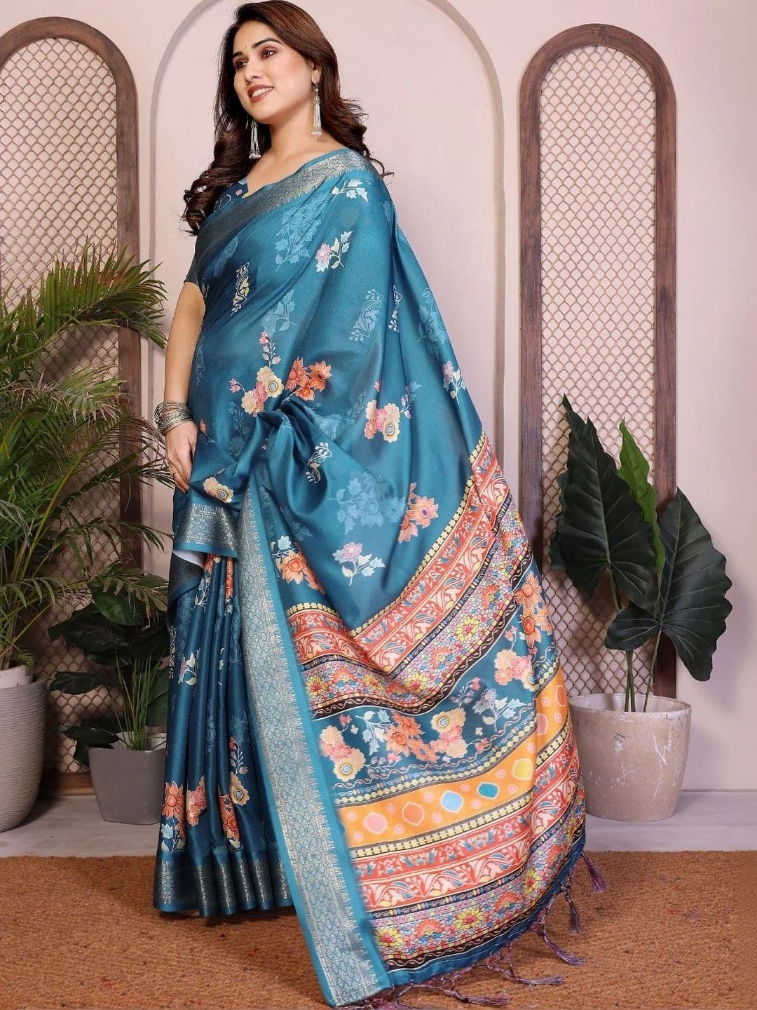 Mitera Floral Designer Saree thumbnail 3