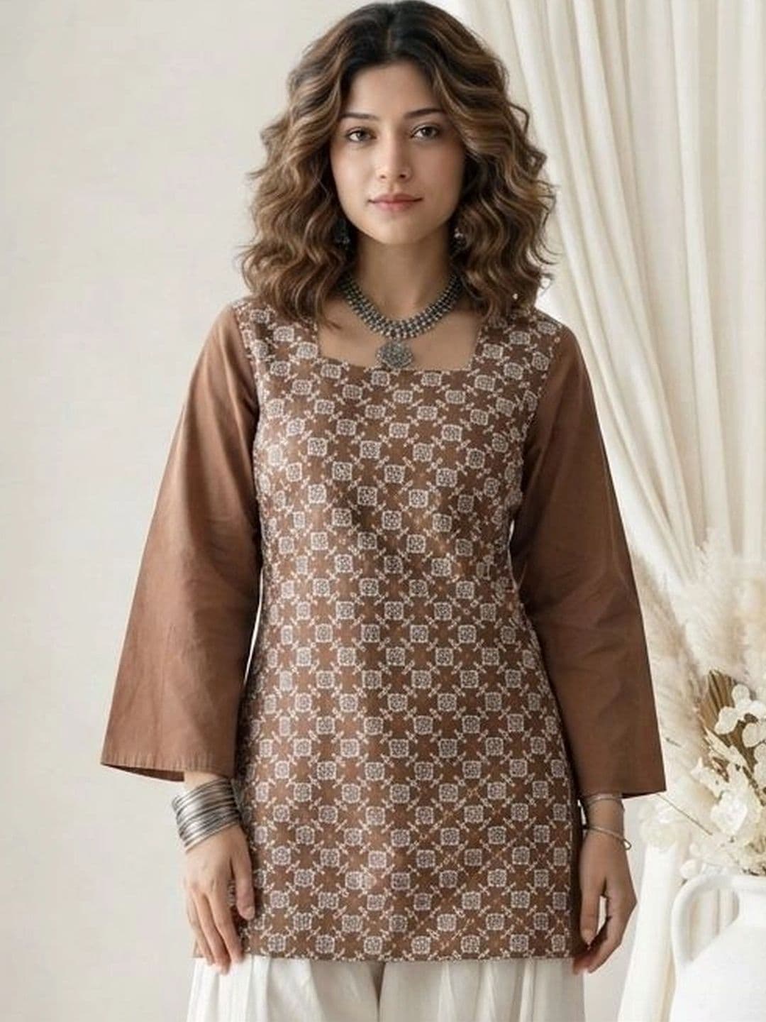 HERE&NOW Women Printed Regular Pure Cotton Kurti with Patiala thumbnail 4
