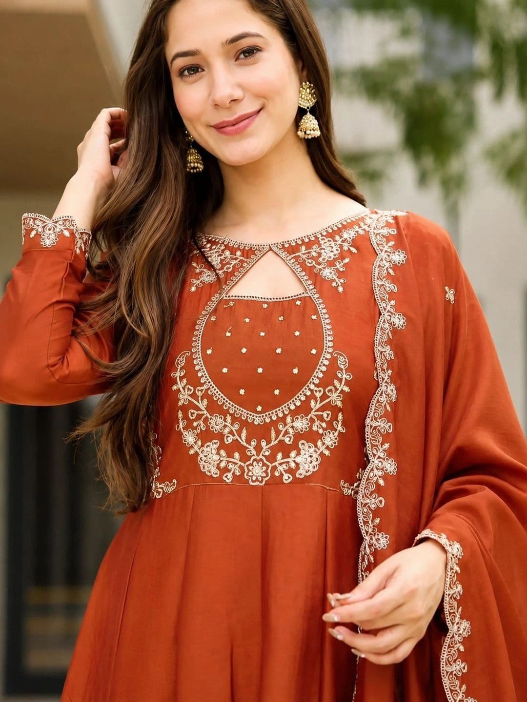 Sangria Women Ethnic Motifs Embroidered Regular Thread Work Chanderi Silk Kurta with Trousers & With Dupatta thumbnail 7