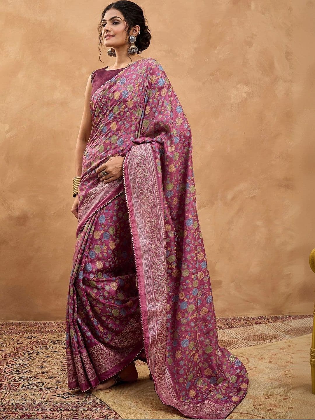 Sangria Woven Design Zari Silk Blend Designer Banarasi Saree thumbnail 7