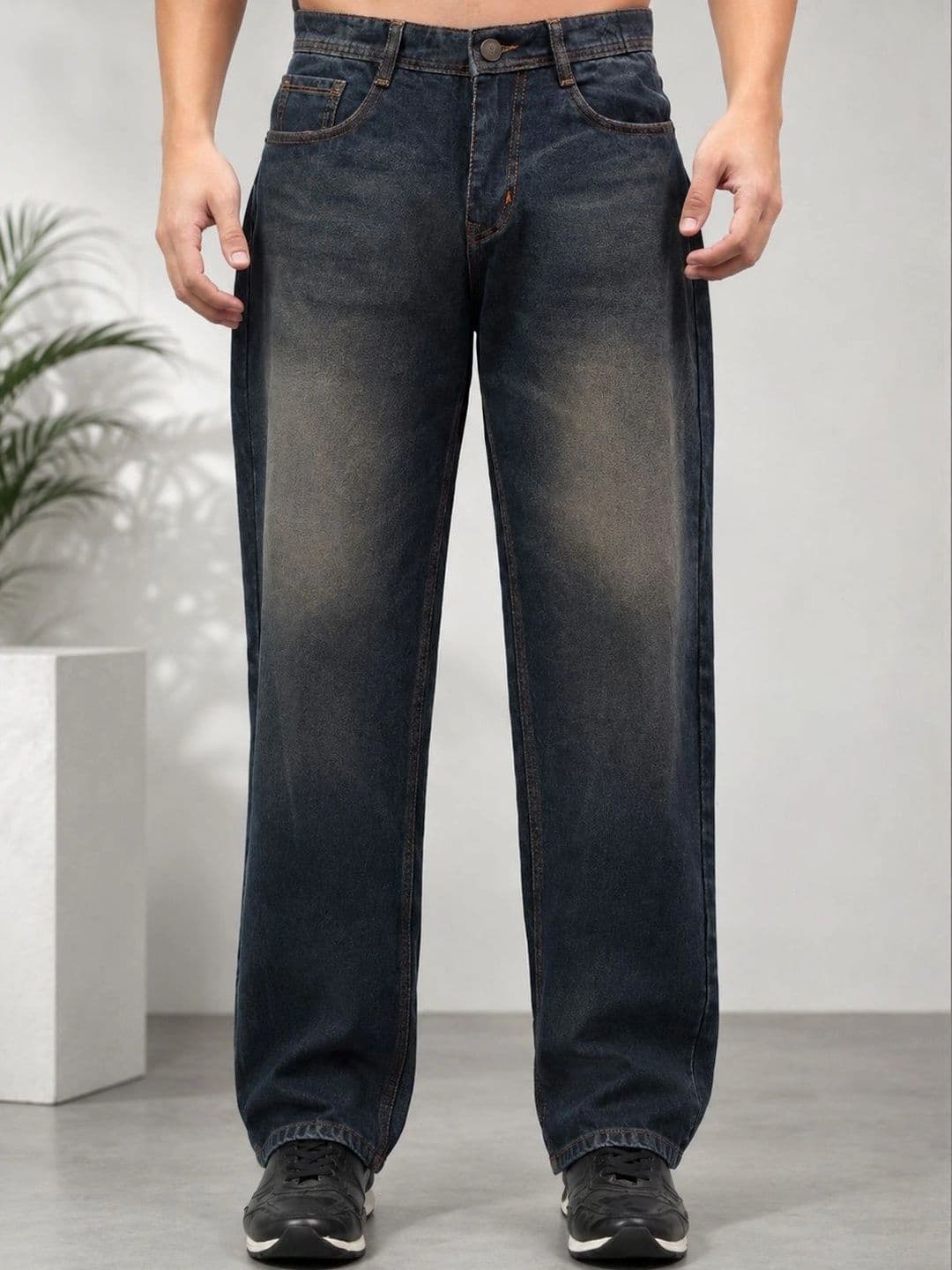 FALKRA Men Mid-Rise Low Distress Jeans thumbnail 3