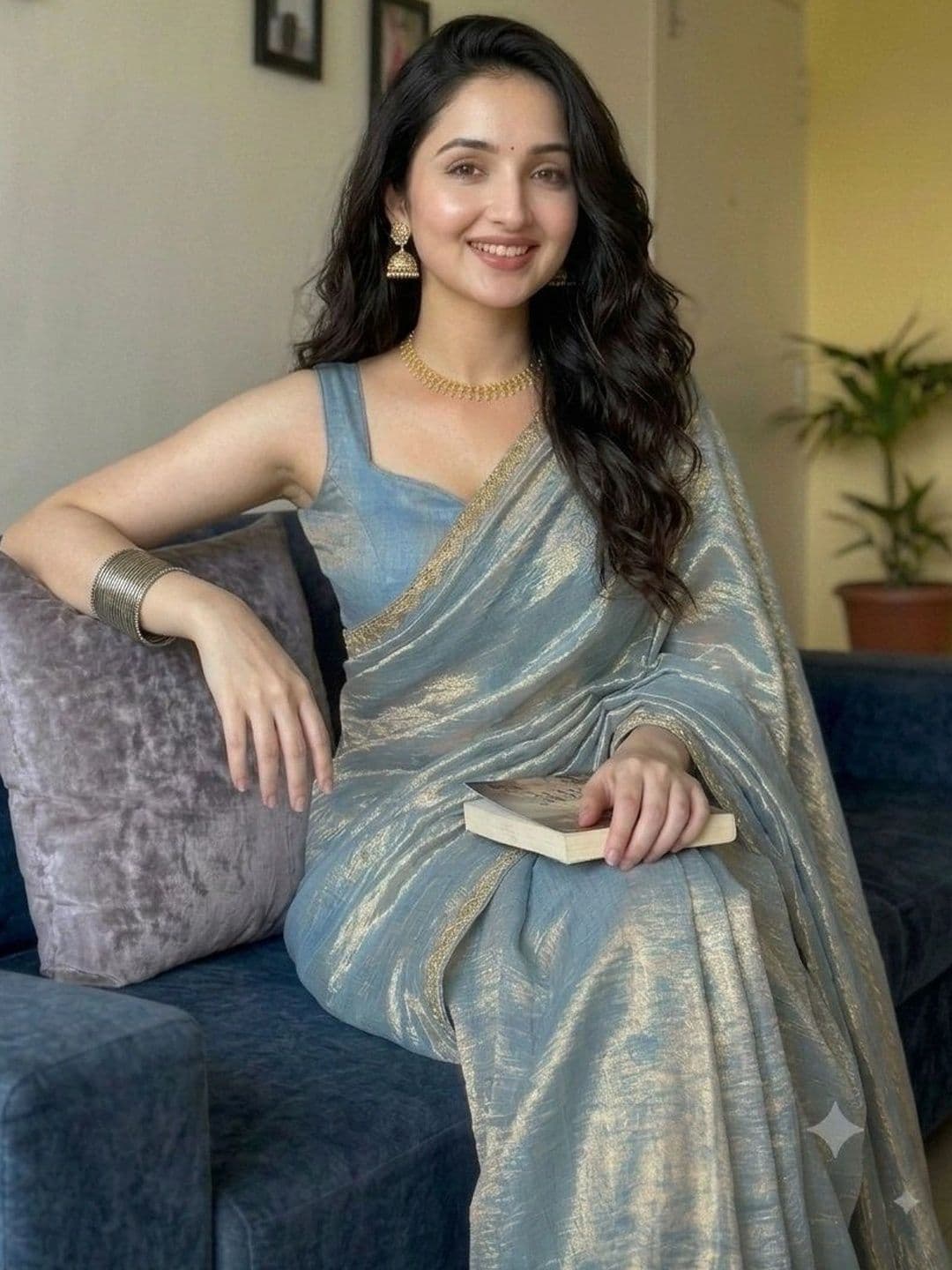 Akshmi Creation Striped Zari Supernet Saree thumbnail 2