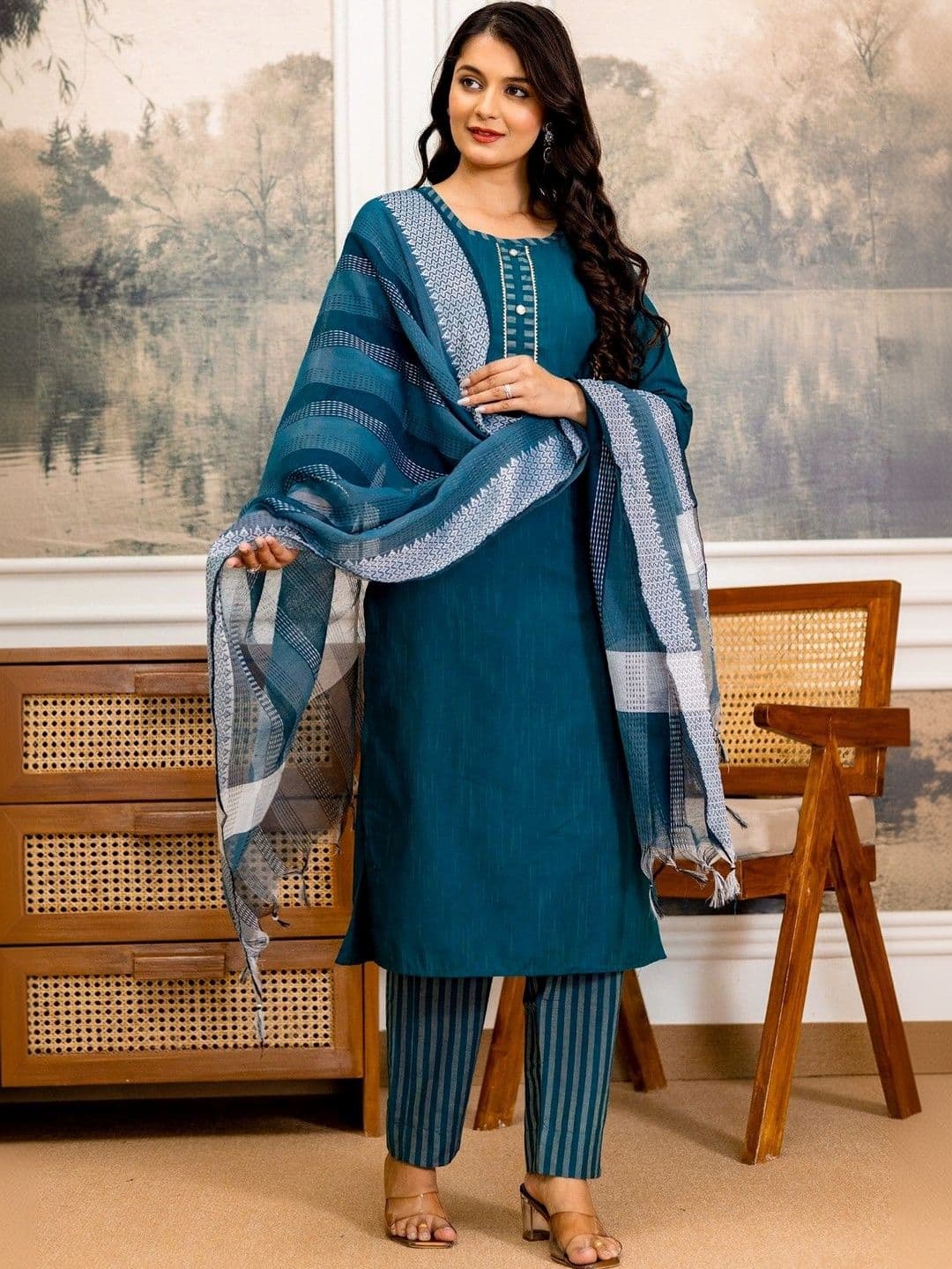 Ibrana Women Ethnic Motifs Regular Thread Work Kurta with Trousers & With Dupatta thumbnail 4