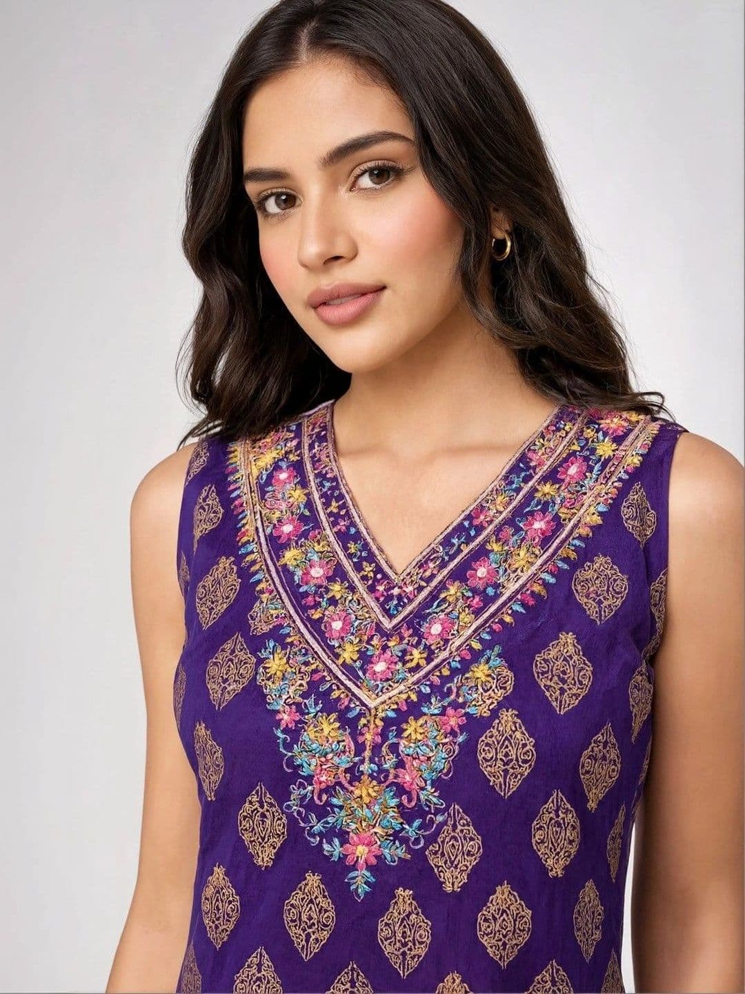 Sangria Women Ethnic Motifs Embroidered Thread Work Kurta thumbnail 3