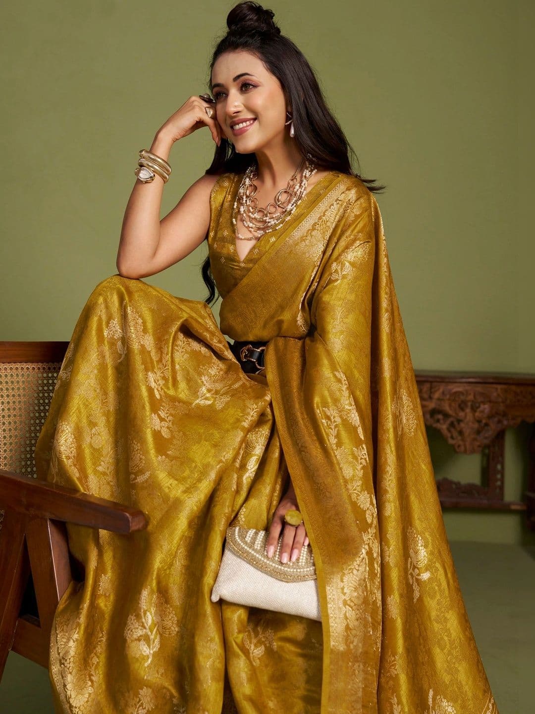 Anouk Ethnic Motifs Silk Blend Banarasi Saree thumbnail 2