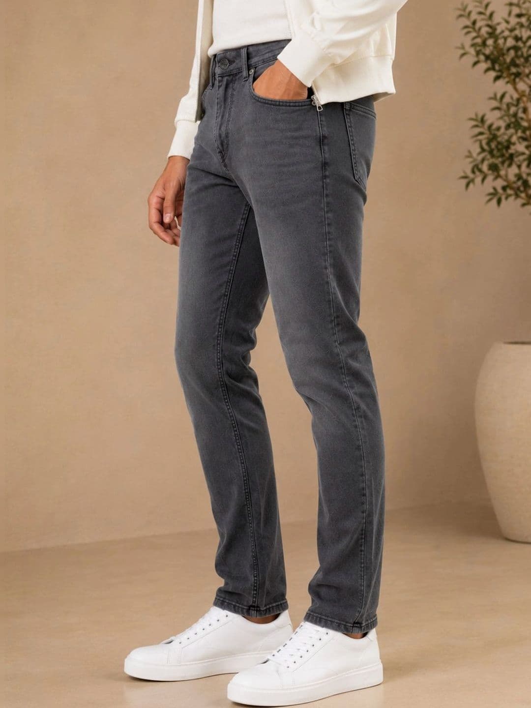 Chennis Men Tapered Fit Mid-Rise Light Fade Stretchable Jeans thumbnail 3