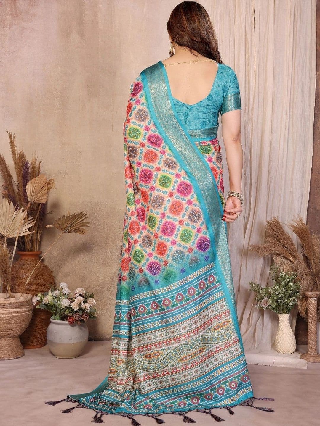 Mitera Floral Designer Saree thumbnail 3