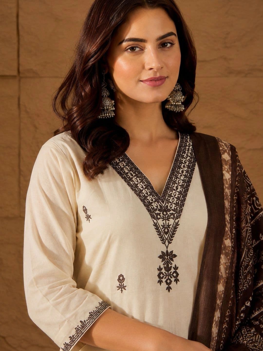 Sangria Women Ethnic Motifs  Regular Thread Work Linen Kurta with Palazzos & With Dupatta thumbnail 6