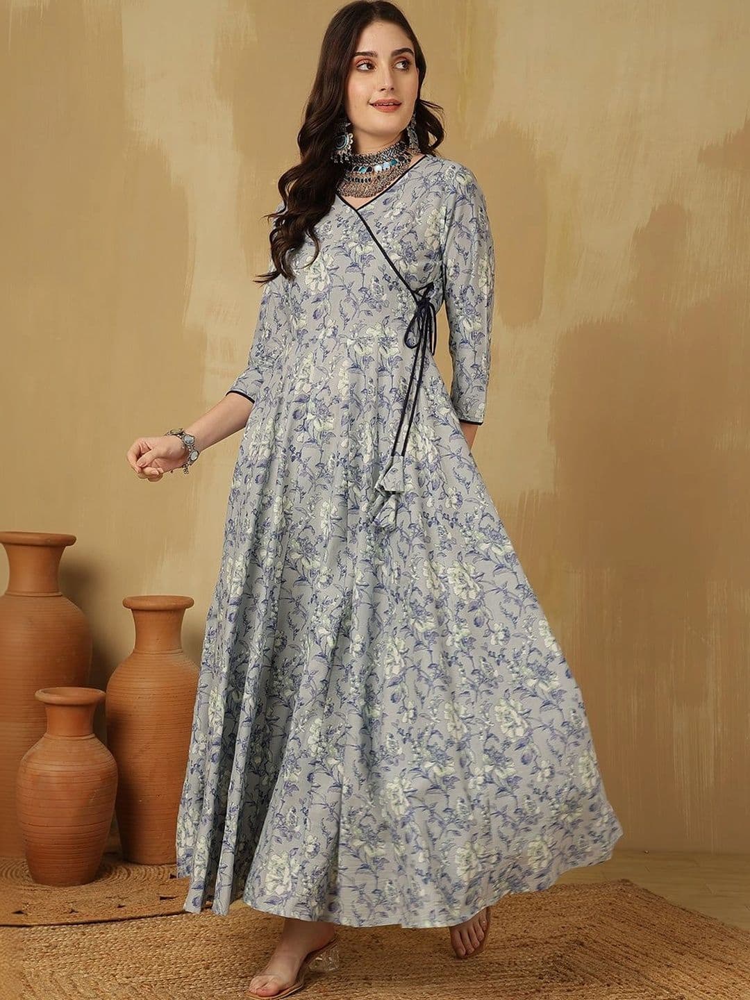 Sangria Women Floral Printed Floral Anarkali Kurta thumbnail 3