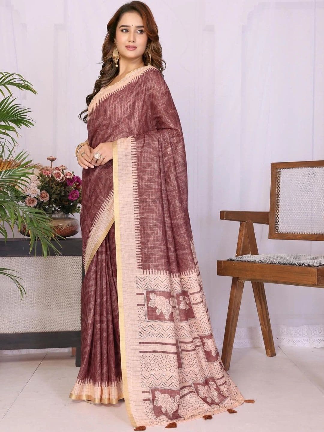 Pixie lane Woven Design Zari Linen Blend Saree - view 1