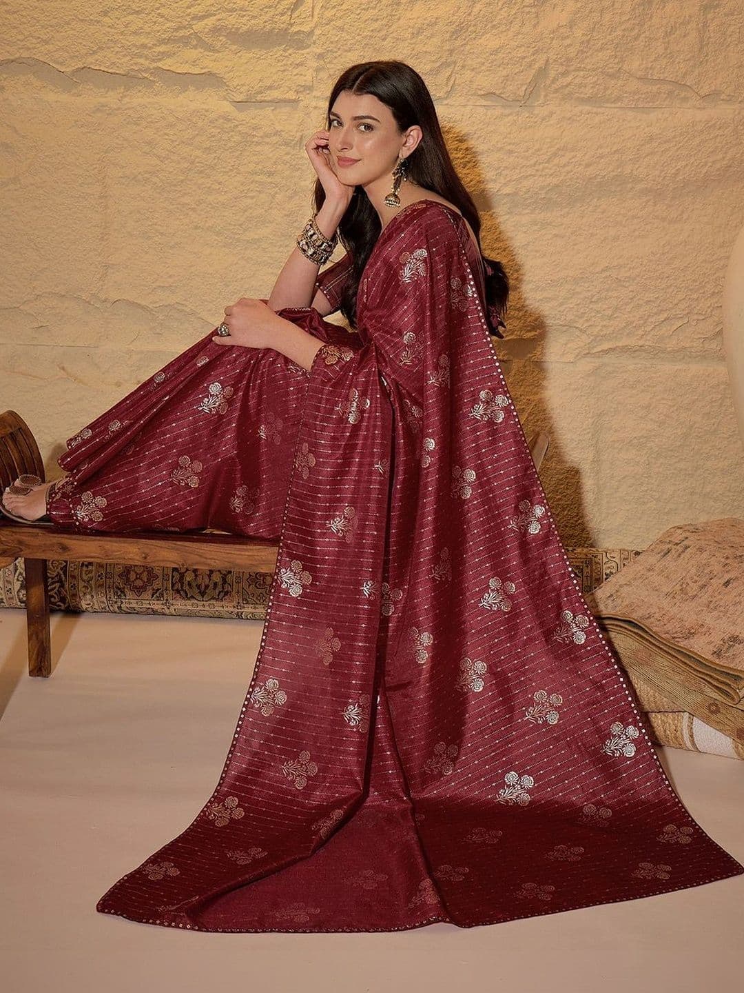 Sangria Floral Beads and Stones Poly Georgette Designer Saree thumbnail 2