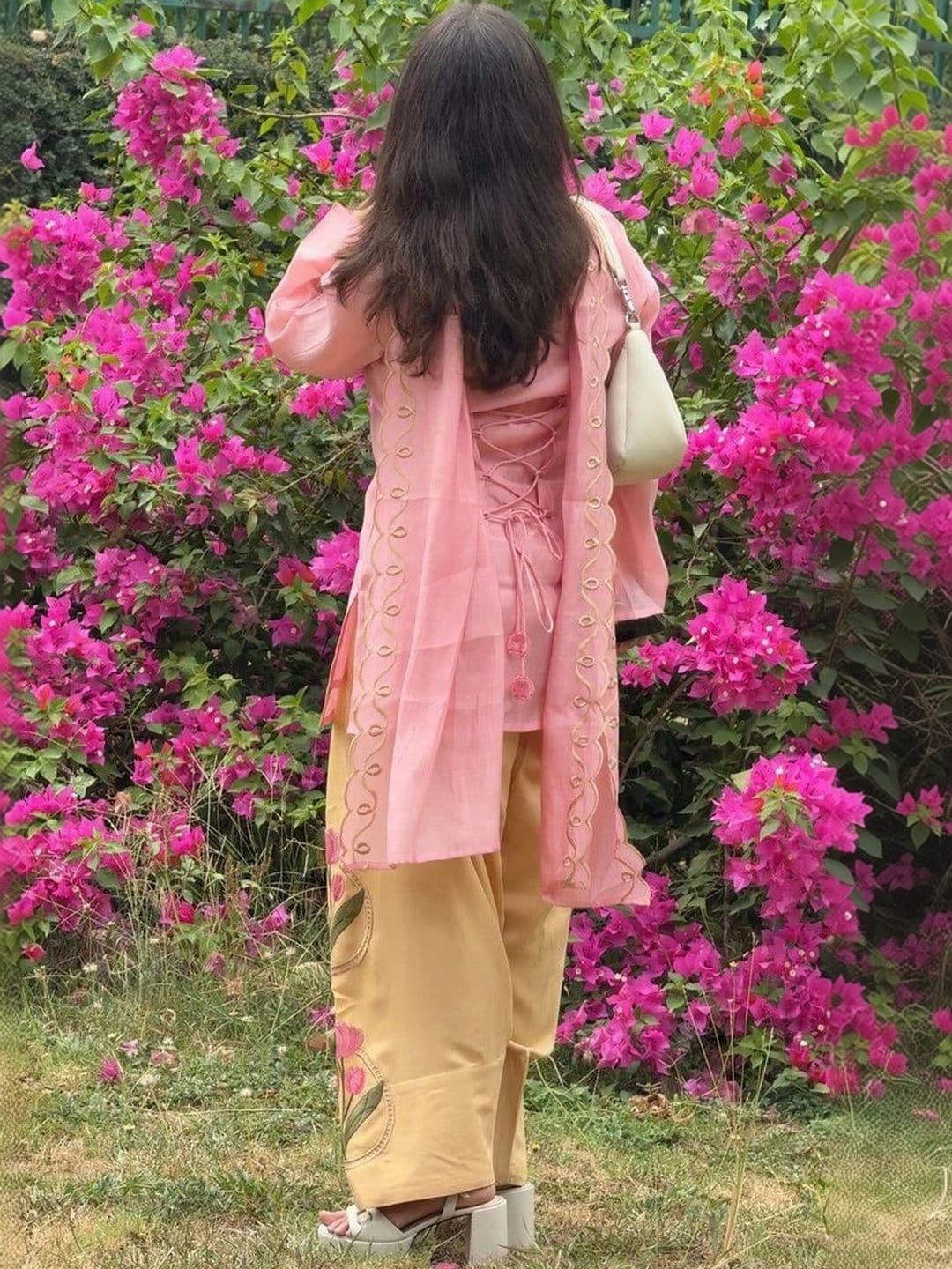 SMITSAREE Women Floral Regular Kurta with Patiala & Dupatta thumbnail 5