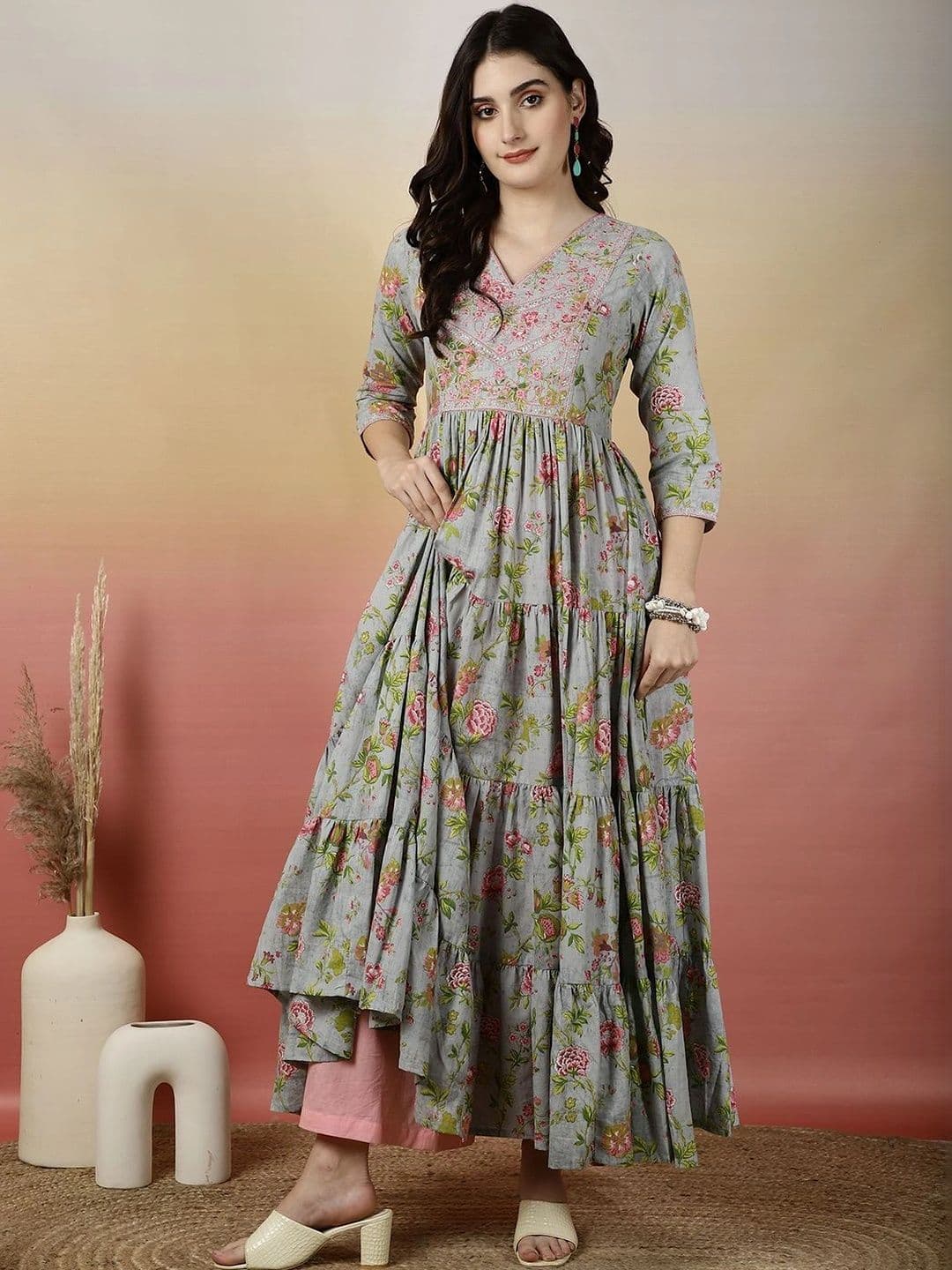 Sangria Women Floral Printed Thread Work Floral Anarkali Kurta thumbnail 6