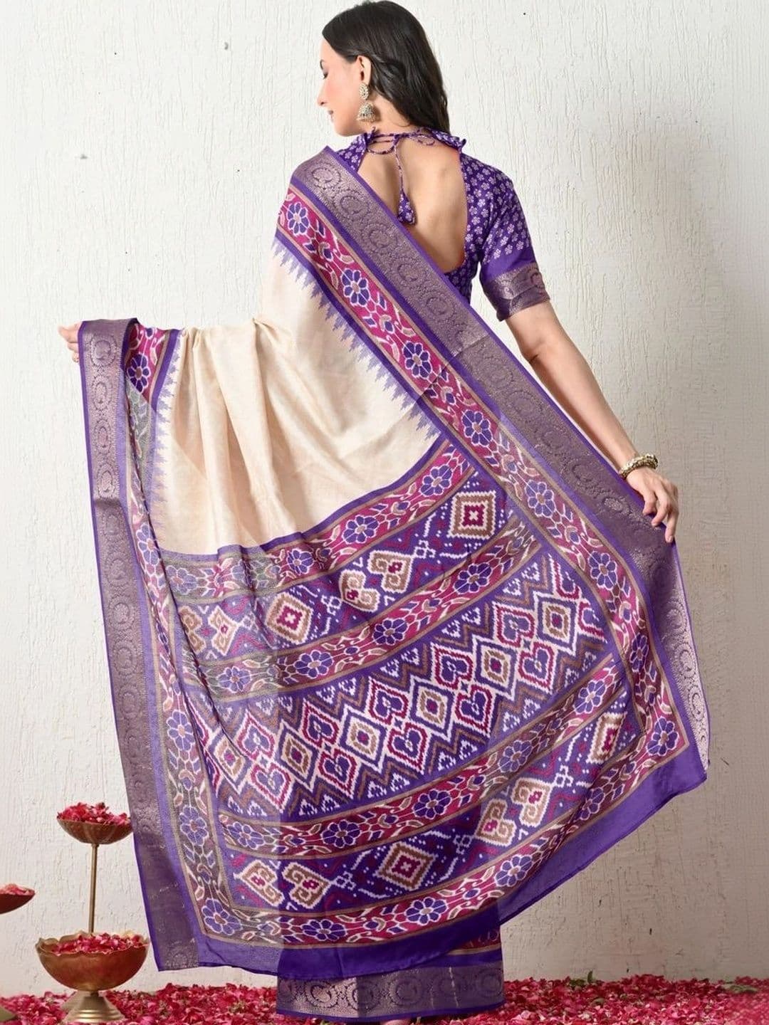 KALINI Silk Cotton Ikat Saree thumbnail 3