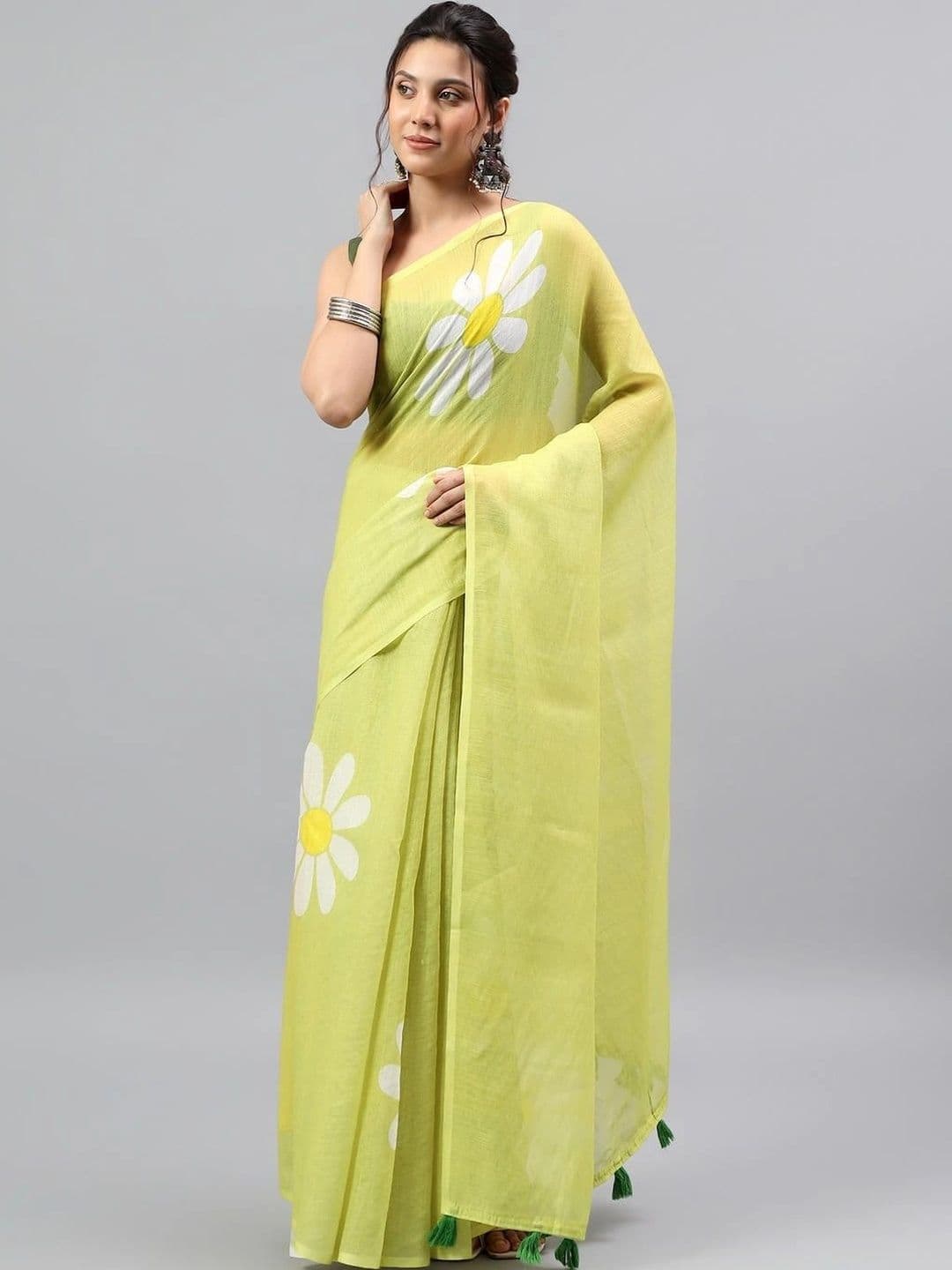 Pixie lane Women  Floral Linen Blend Saree thumbnail 3