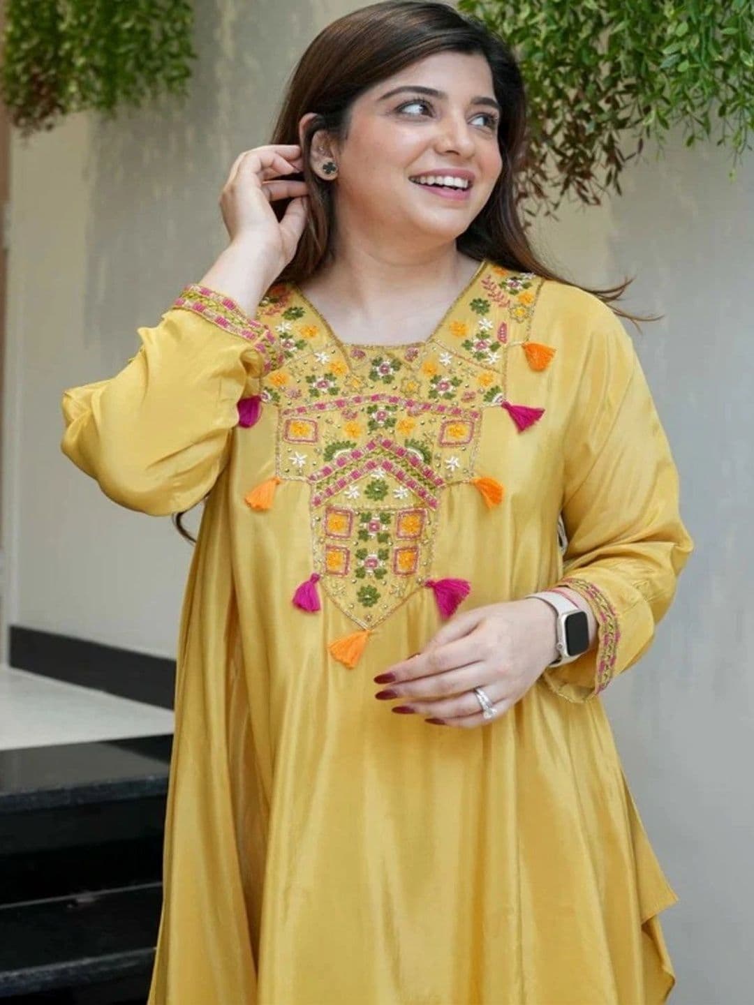 KAVERI CREATION Women Ethnic Motifs Embroidered Regular Thread Work Silk Crepe Kurta with Palazzos thumbnail 2