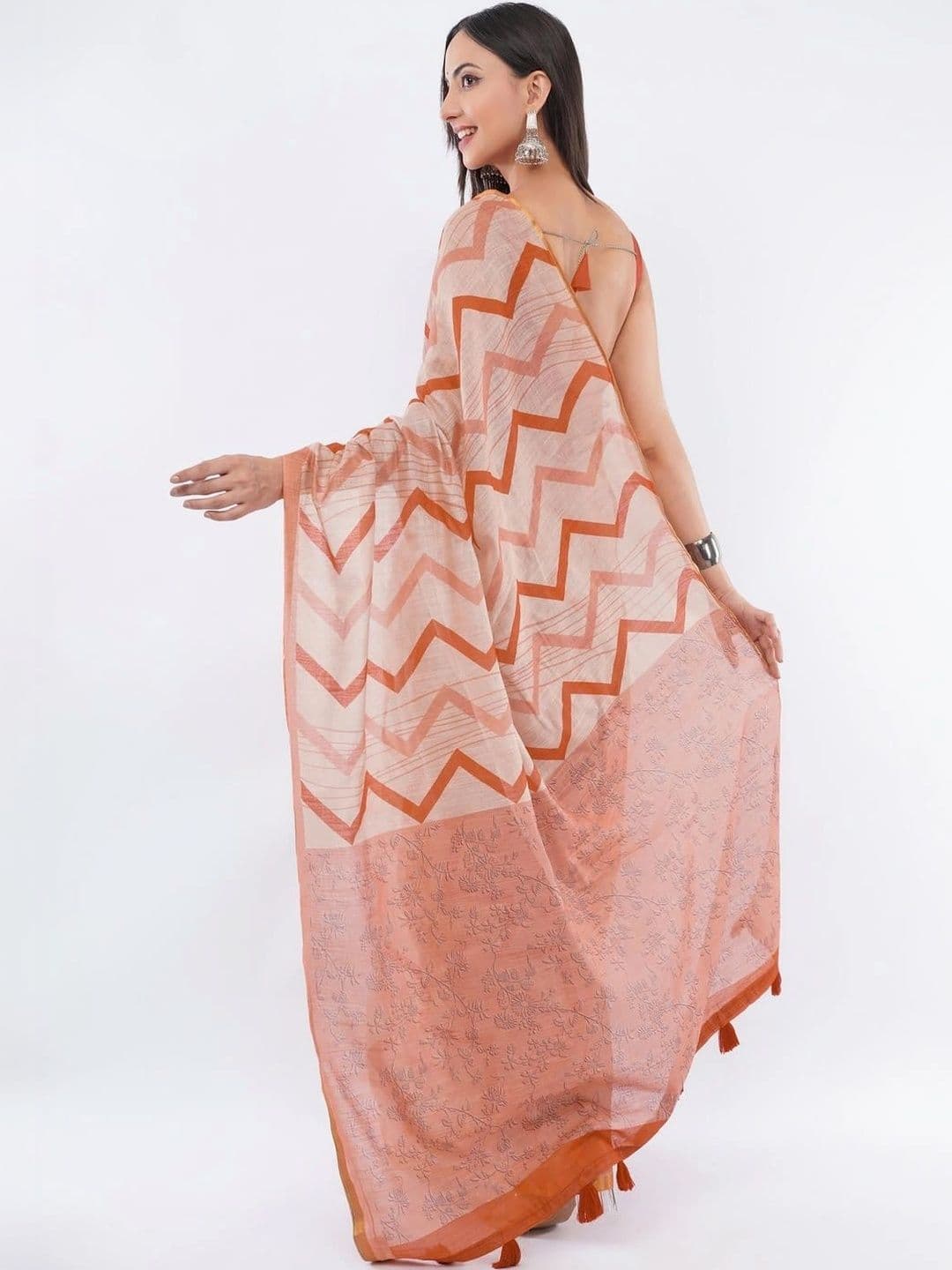 Pixie lane Women Zig-Zag Striped Linen Blend Saree thumbnail 5