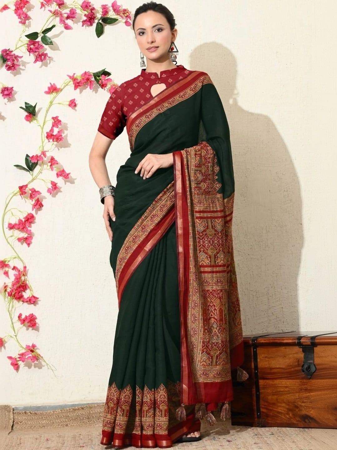 KALINI Women Ethnic Motifs Saree - view 1